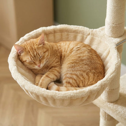 Arbre a chats beige avec escalier